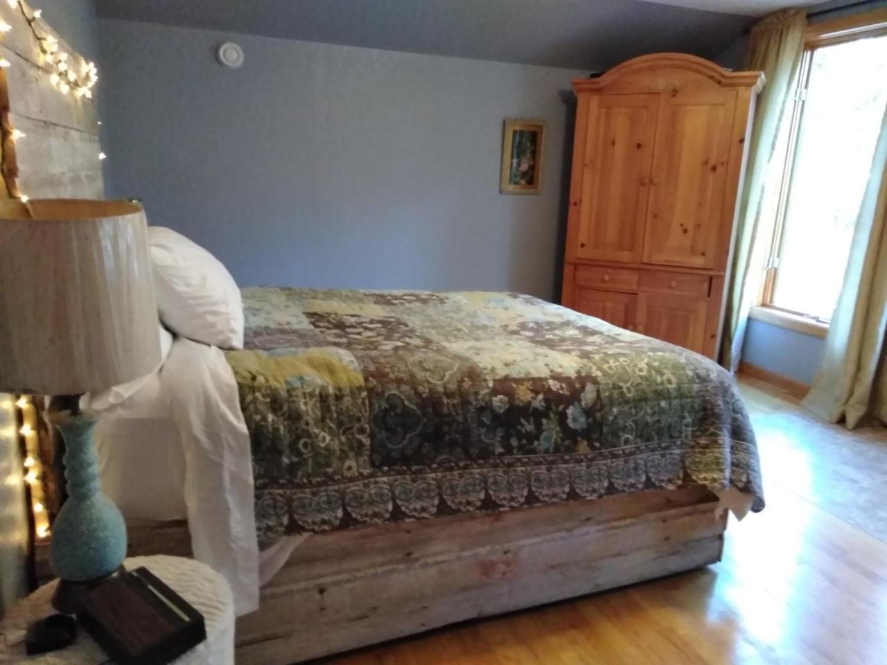 Bed And Breakfast Suite At The Wooded Retreat Pine City 外观 照片