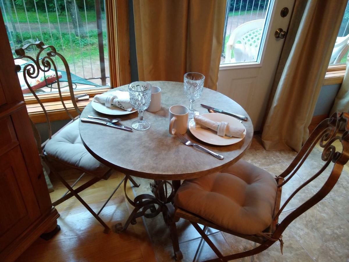 Bed And Breakfast Suite At The Wooded Retreat Pine City 外观 照片
